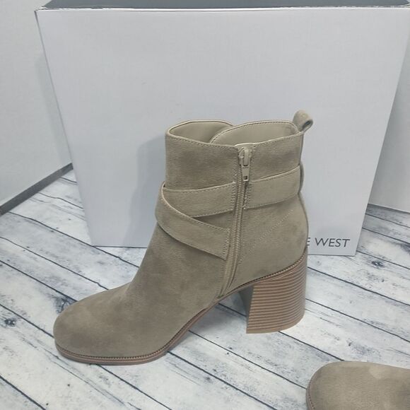 Nine West SZ 10M Nevermind 2 Women's Ankle Boots . Condition is New with box. - Picture 4 of 13